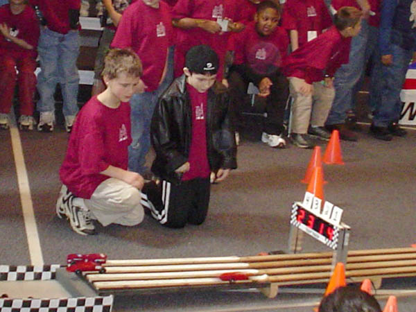 Pinewood_Derby_2004_005 (181K)